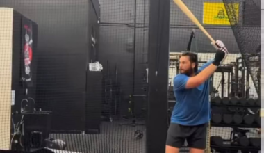 Looks like Casas regrew his offseason beard