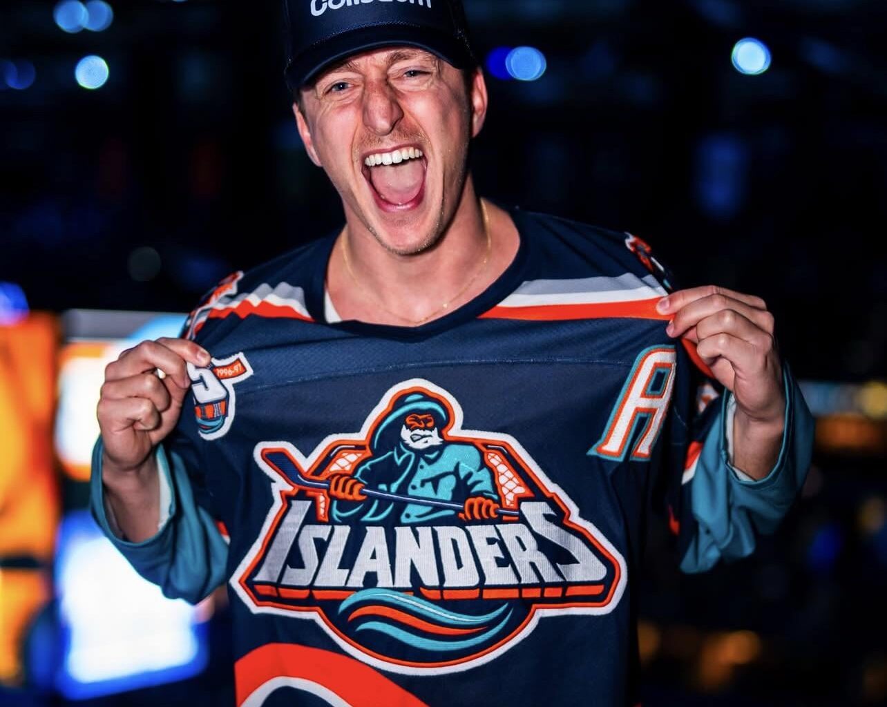 Such a sick hat and jersey 🔥