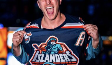 Such a sick hat and jersey 🔥