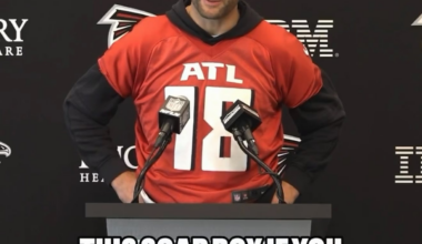 Kirk Cousins dives into the details. This is cool.