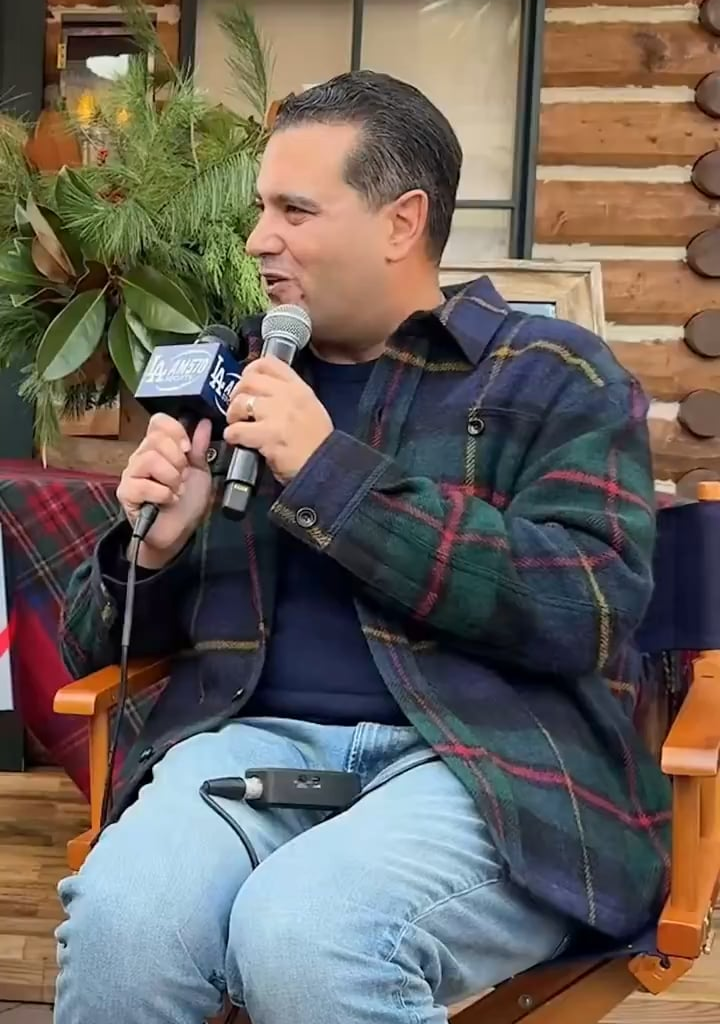 Kiké to Edwin Díaz: "If you sign with the Dodgers, you won’t regret it one bit.” (@AM570LASports)