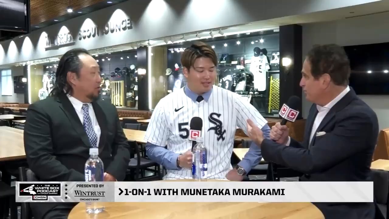 Chuck Garfien gives Munetaka Murakami permission to answer questions in Spanish, which causes some confusion