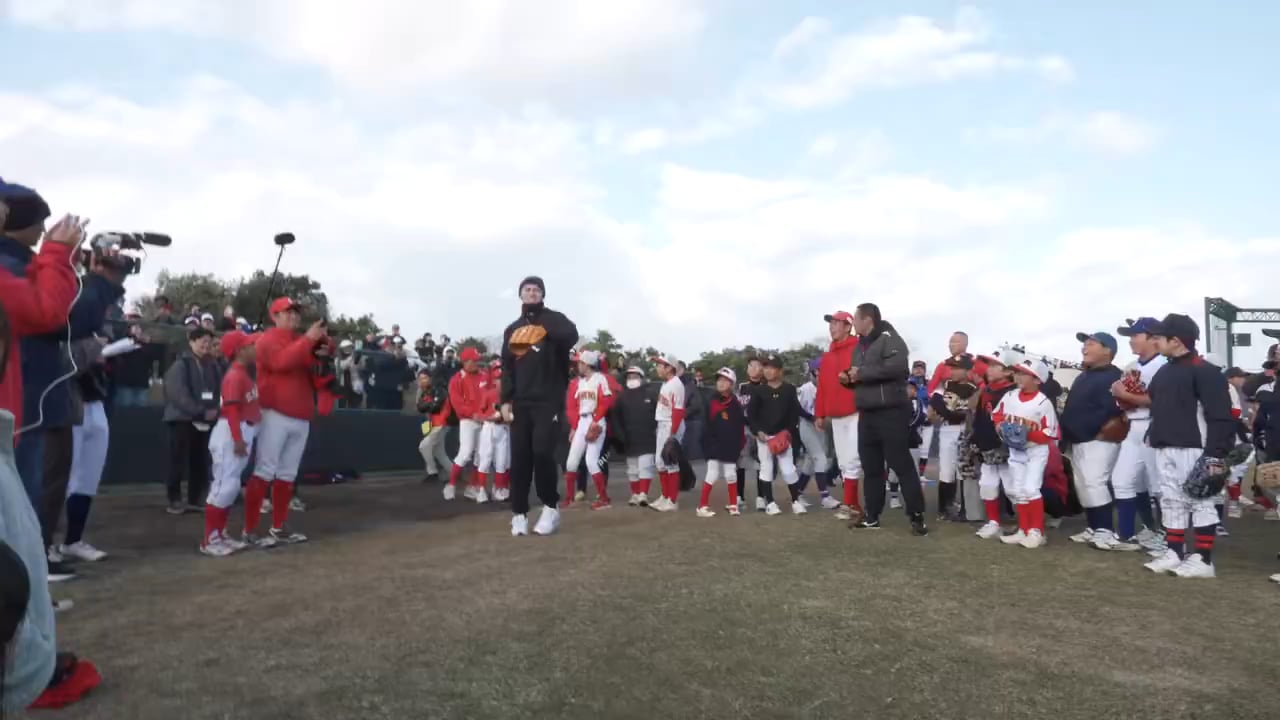 LA Dodgers pitcher Roki Sasaki held a Baseball clinic for children in Suzu City, Japan today to encourage those affected by the Noto Peninsula Earthquake in 2024 and Otsu Noto heavy rain disaster, and impresses kids with a long distance throw to the outfield.