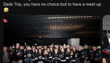 Kraken Dads meet up with LA Kings Moms during their respective themed trips