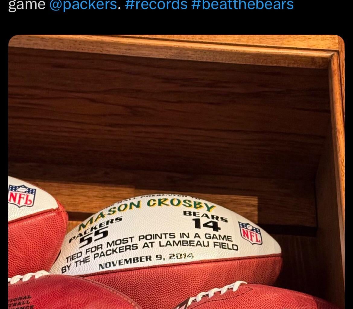 Mason Crosby with a final message to the fellas before the weekend 🧀