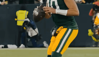 [Highlight] Jordan Love's 23-yard no-look TD pass to Christian Watson