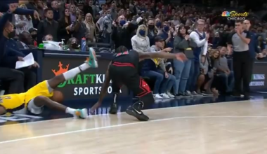 Throwback to Demar DeRozan BACK TO BACK GAME WINNERS