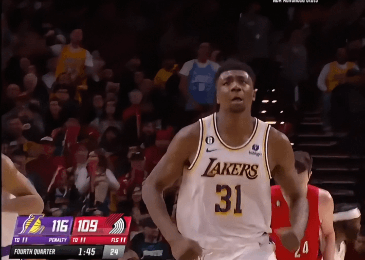Thomas Bryant Contact putback Dunks