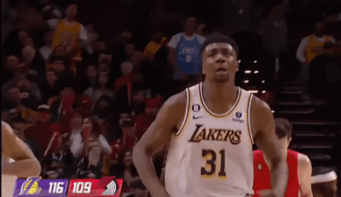 Thomas Bryant Contact putback Dunks