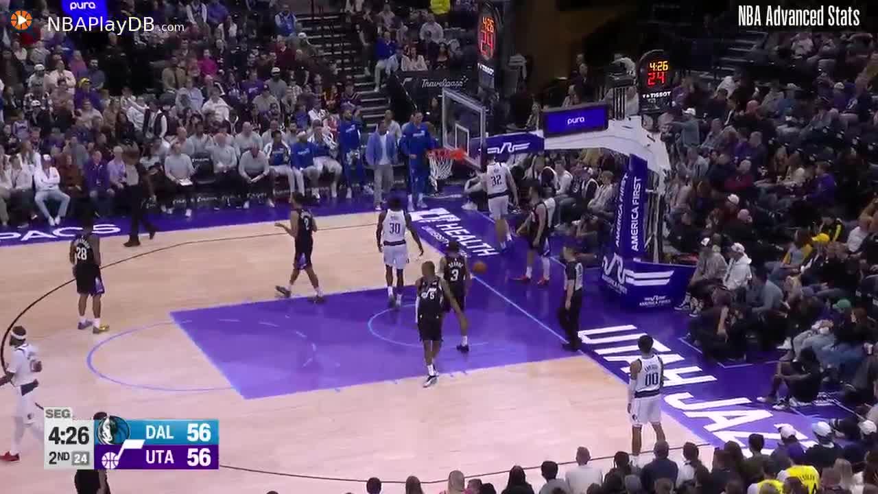 [Highlight] Flagg scores 42 PTS with 7 REB and 6 AST, setting the record for most points by an 18 year old