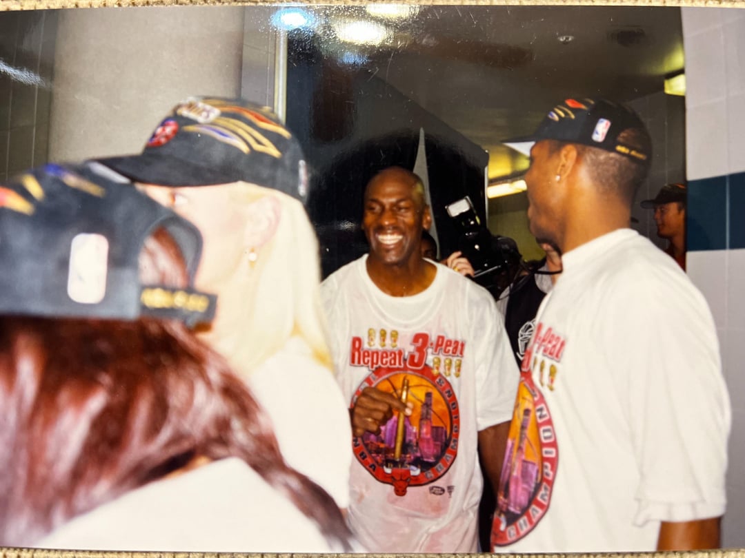 1998 NBA Finals Game 6 Off Court Original Photos (2nd 3 peat)