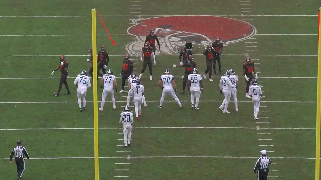 [Solak] Lots of positive moments for Titans rookie TE Gunnar Helm (84) this year. Toolsy dude.

He (and Dan Moore 75) really sprung this touchdown. Helm gets so much vertical displacement on LB that it ruins the safety's angle. 

Van Jefferson (11): effort!