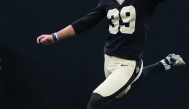 Charlie Smyth appreciation post! Bruh has a leg.