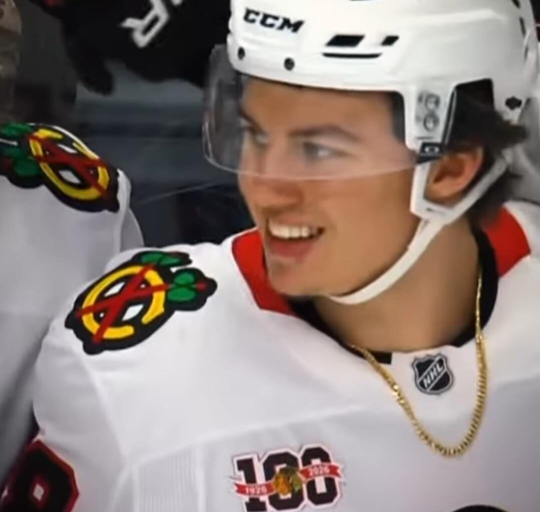 Random question but what kind of chain is bedsy rockin it looks great with a hawks jersey and it looks clean.