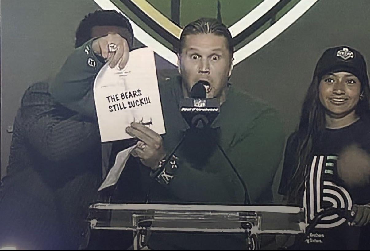 We need to enjoy our day off 🧀🦌💚