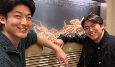 Your 2025 WS MVP spent Christmas Eve with his former teammate and a whole lot of crabs