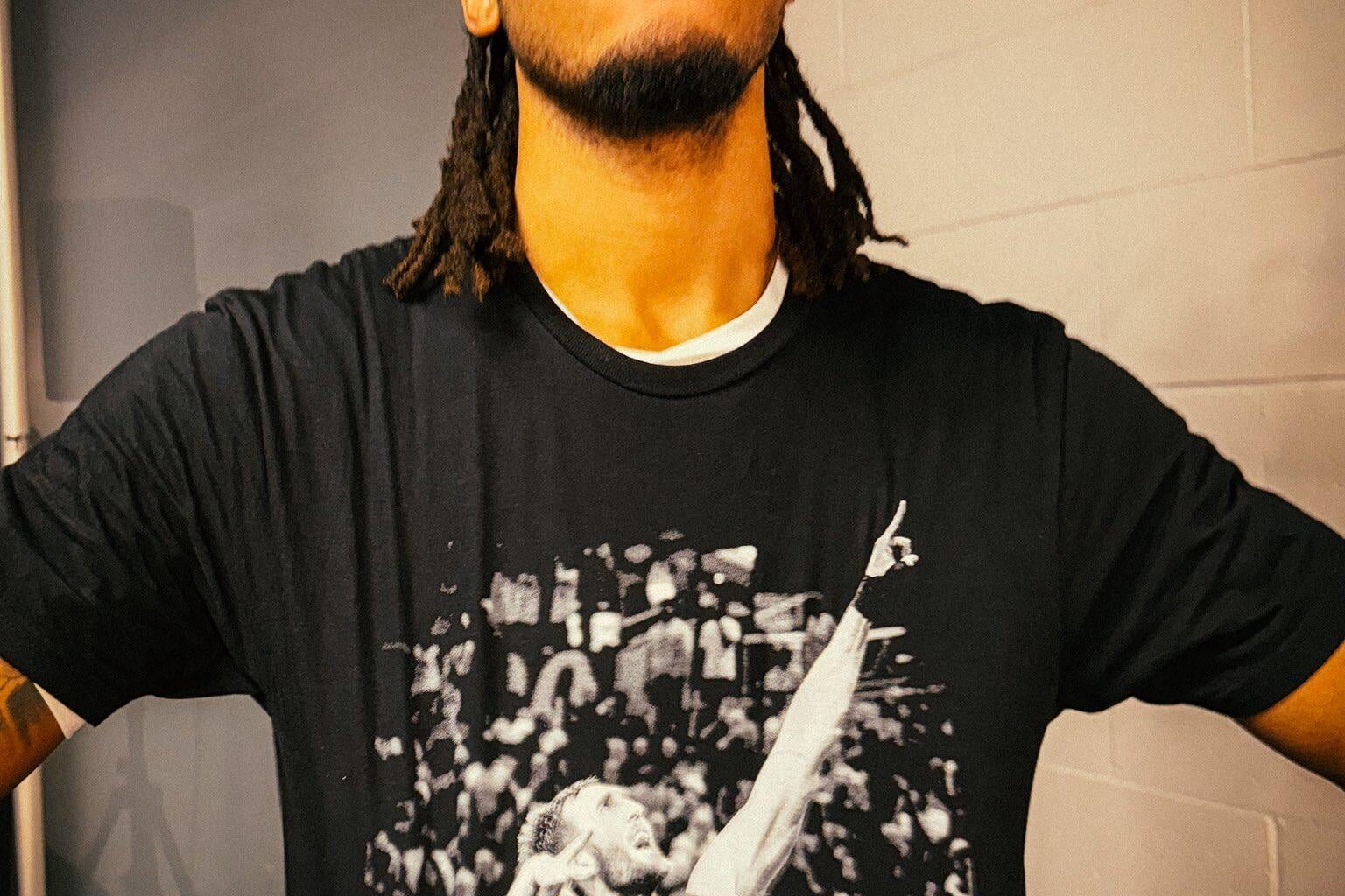 Stephon Castle rocking the greatest shirt I have ever seen post game