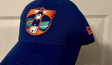 I love my new Islanders hat!!