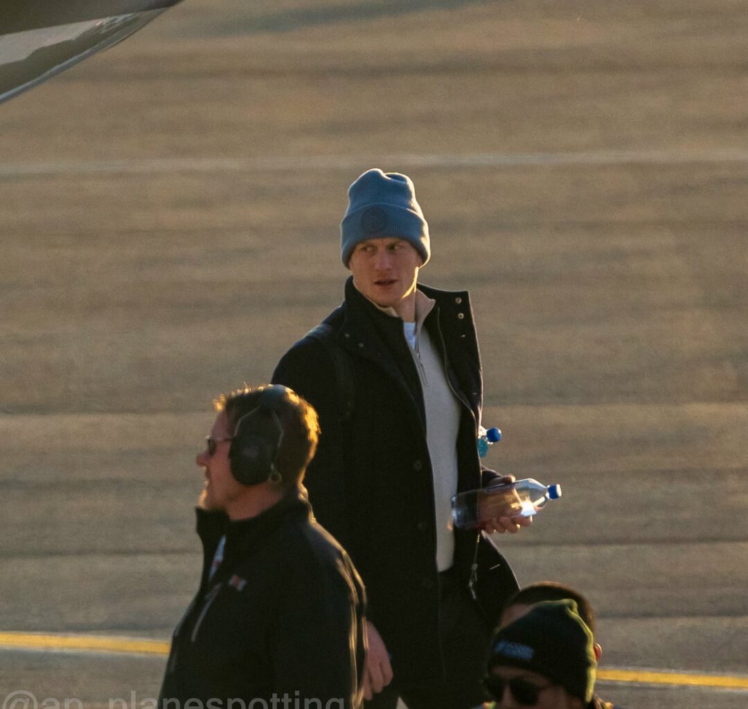 Caught the Avs landing in NYC today!