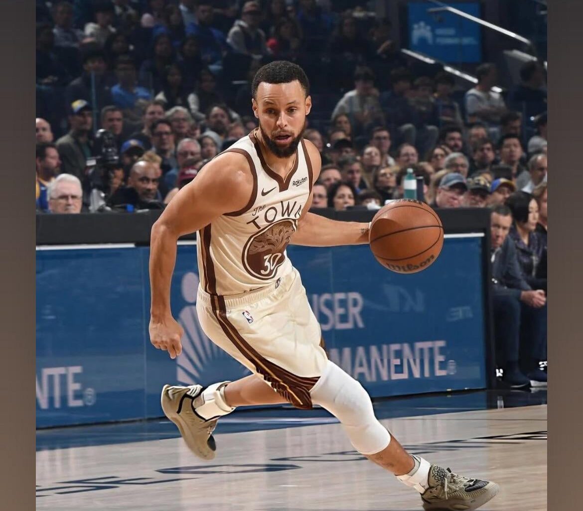 Made an Instagram to track Steph’s sneaker free agency.