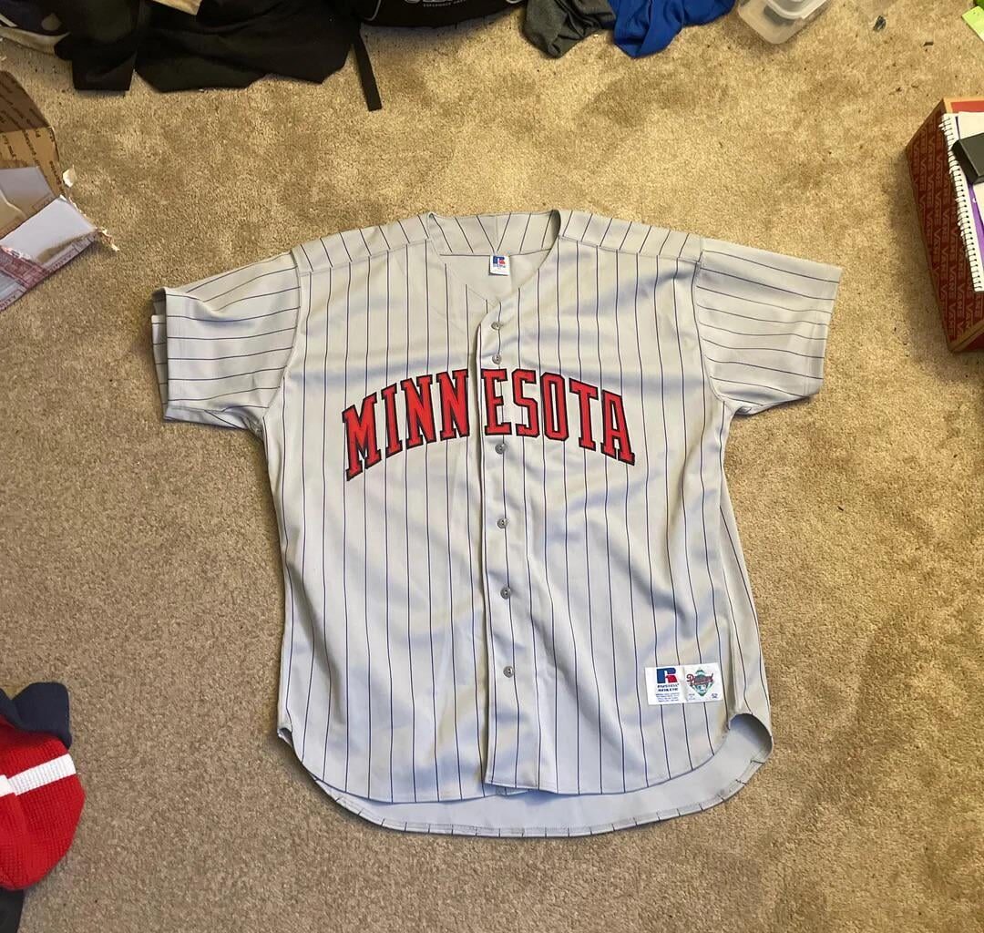 My jersey is missing the sleeve patch. Is this a real jersey?