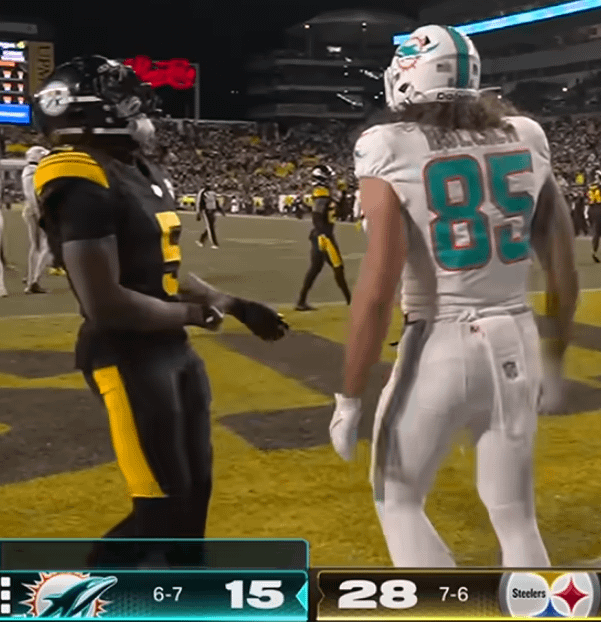 Ramsey LOLs At TE Dulcich After He Drops The Wide Open 2Pt Conversion