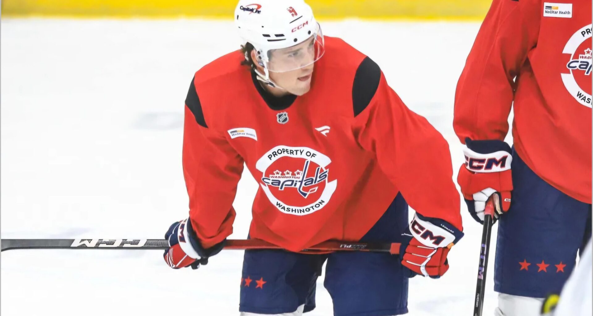 Ryan Leonard is full participant in Capitals practice, takes contact in one-on-one battle drills