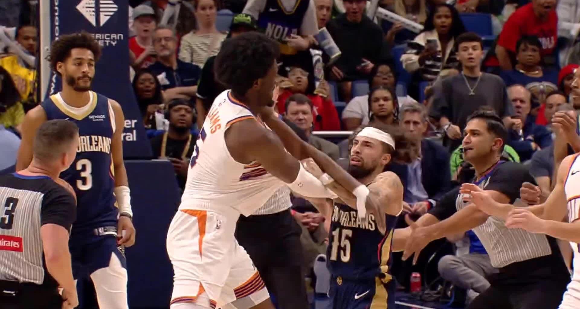 [Highlight] Jordan Poole is shocked to see his teammate throw a punch