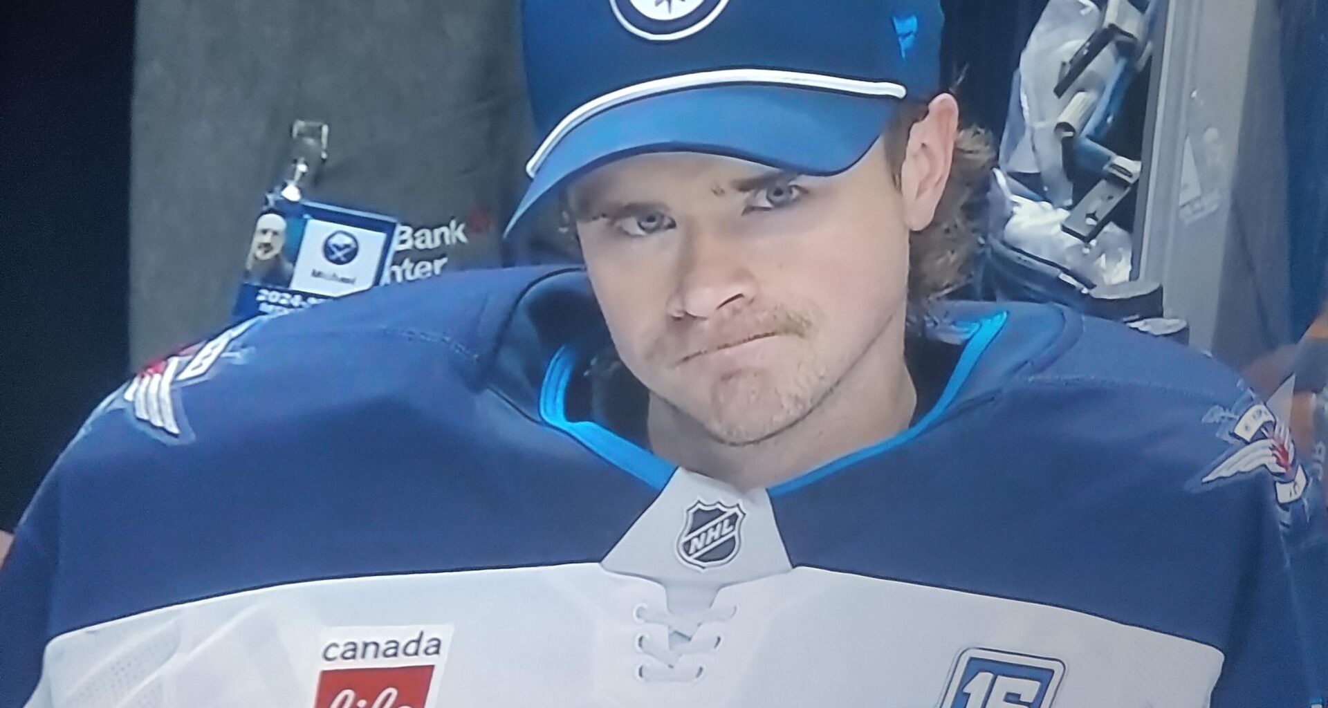 Comrie looks so depressed to be pulled in the 1st 😭