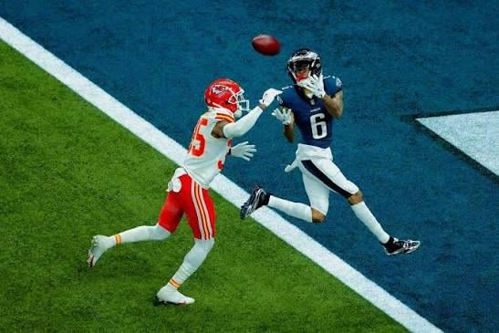 The Kansas City Chiefs will miss the playoffs for the first time since 2014. Image is of the downfall’s commencement