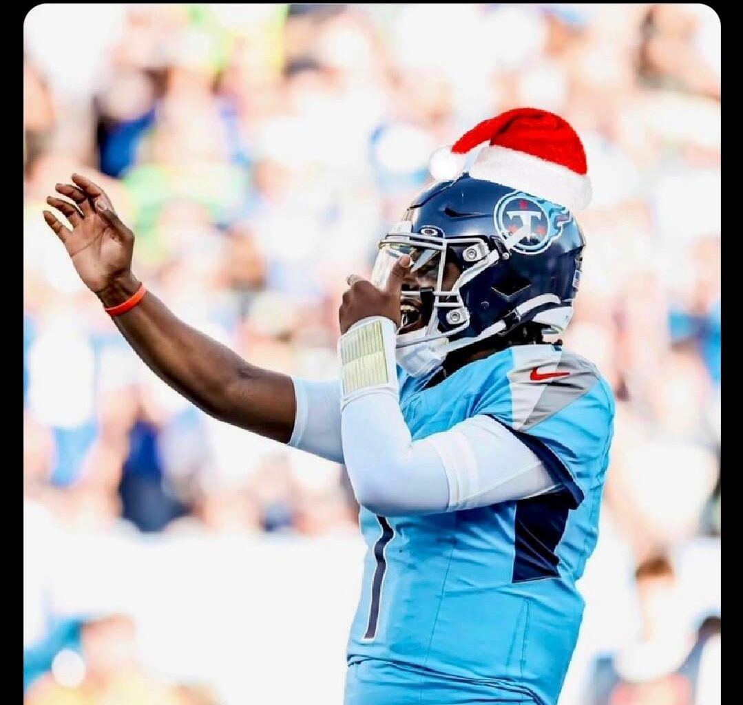 [Wyatt] 🚨BRITCHES REPORT🚨: The Titans will be decked out in light blue jerseys, white britches and light blue socks in Sunday’s game vs the Saints.