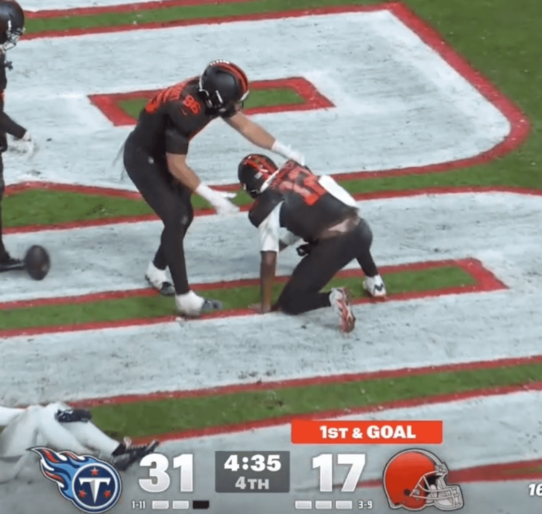 Shedeur sanders flashing thong