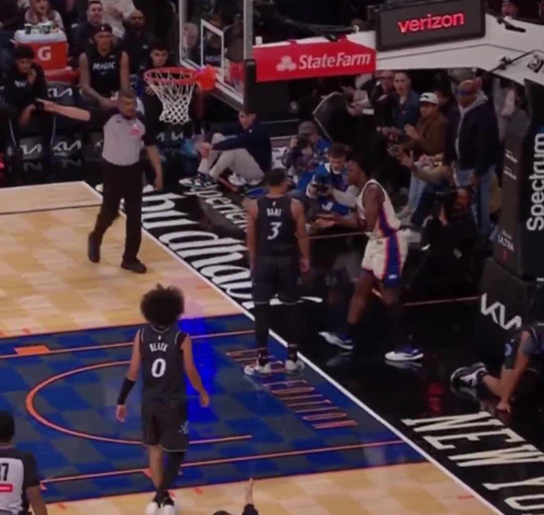 [Highlight] Desmond Bane rockets the ball at an out-of-bounds OG Anunoby, which leads to a confrontation. Leads to a technical on Desmond Bane after being ruled a hostile act