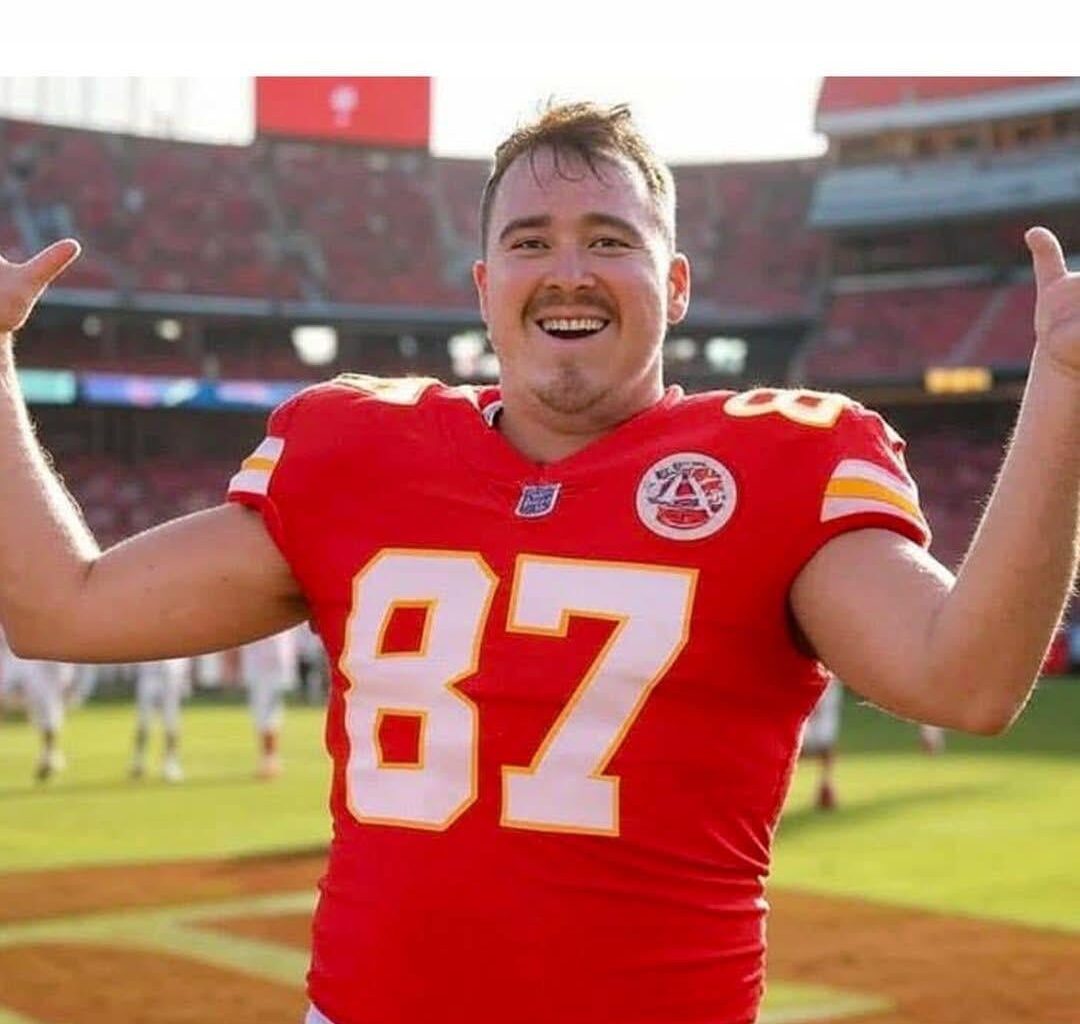 Haha Butterfingers! Oops, haha sorry, *pauses* my bad. 😅