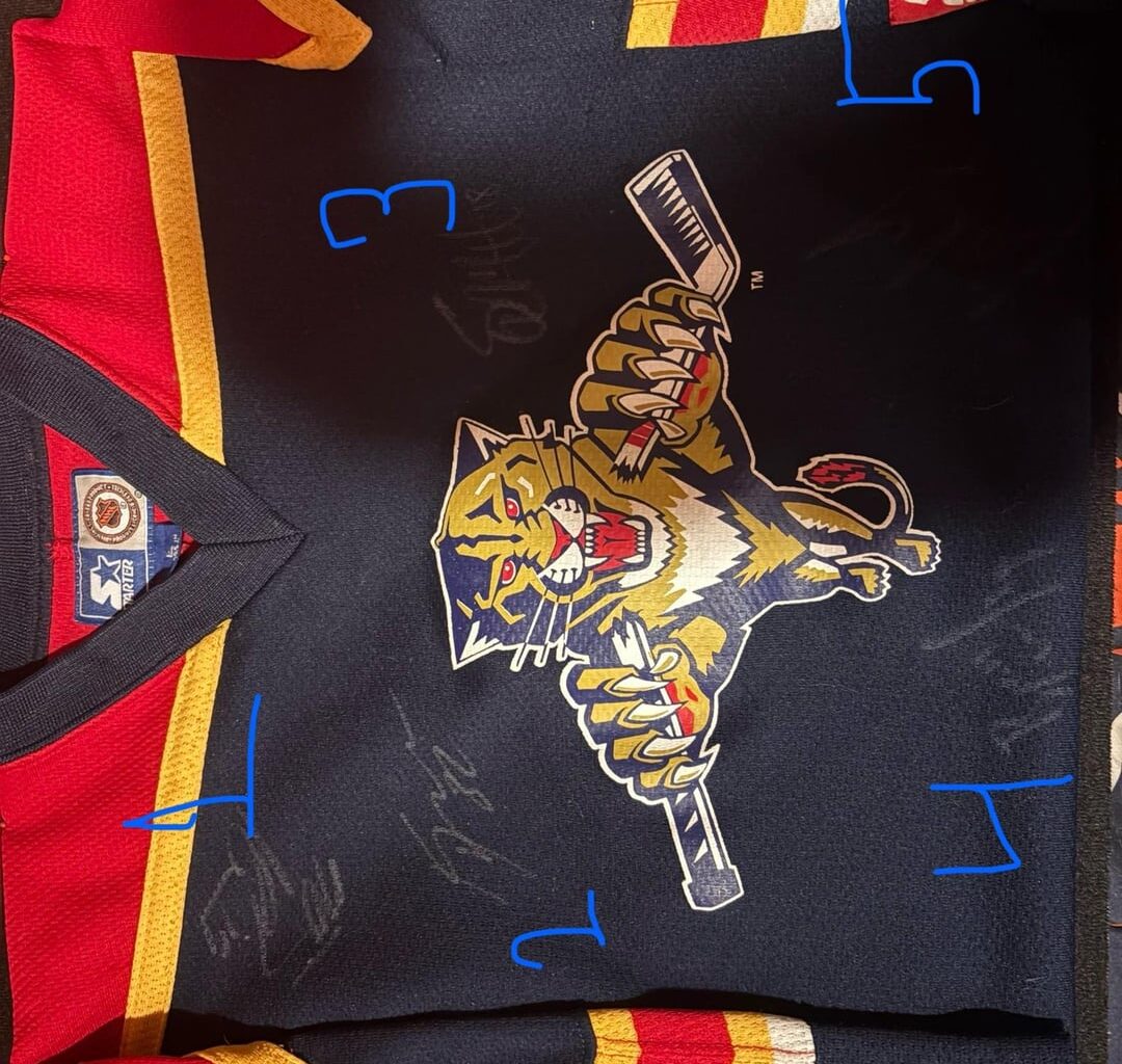 Need help identifying autographs