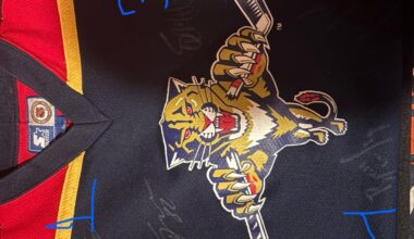 Need help identifying autographs