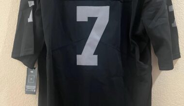 finally decided to pick up a Raiders jersey! (Glad i got my favorite player for my first!)