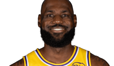 LeBron just broke his 1297 double-digit points streak, because he made the correct play to dish it for the game winner