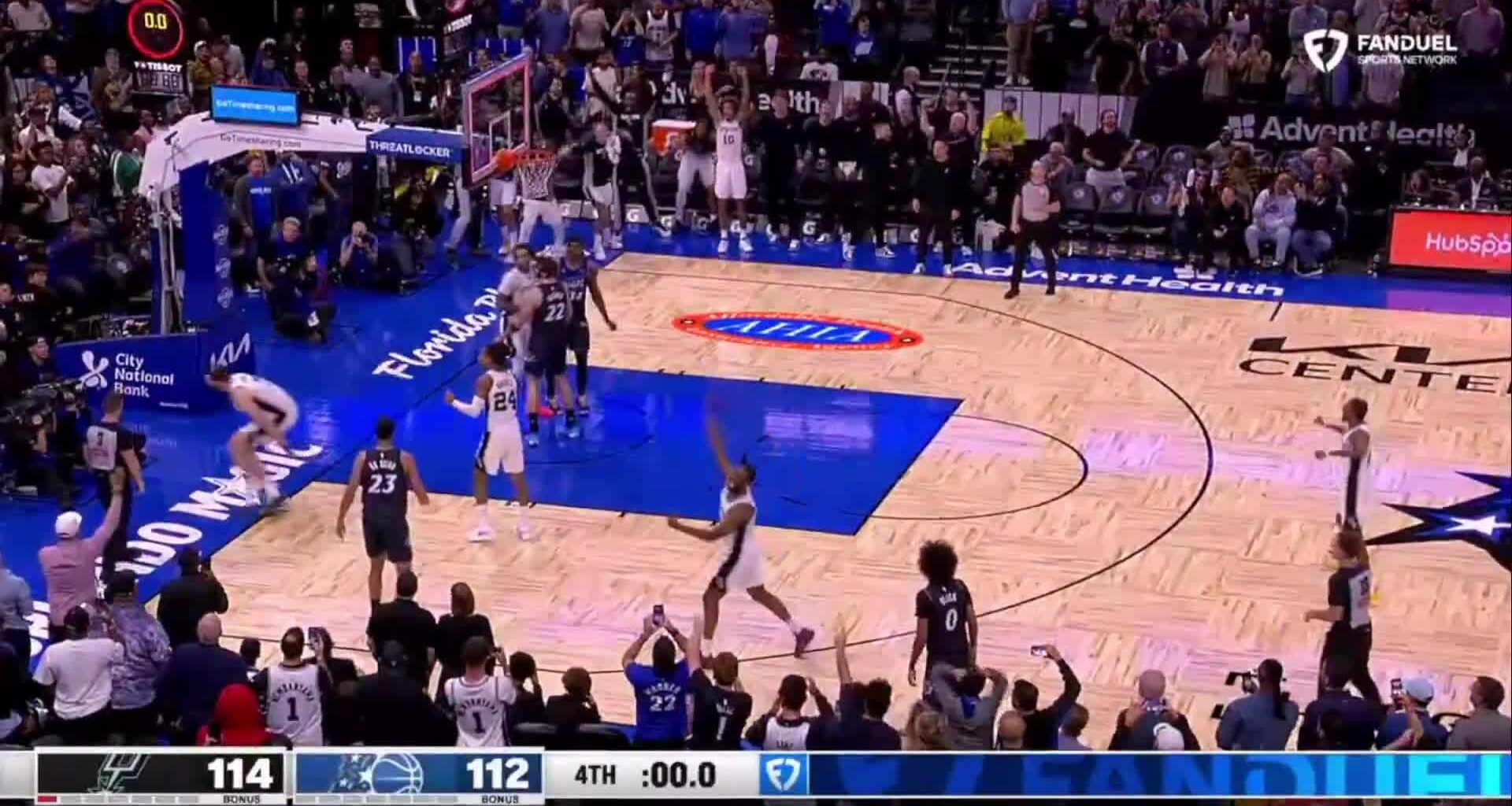 [Highlight] Luke Kornet with a huge clutch block to end the game