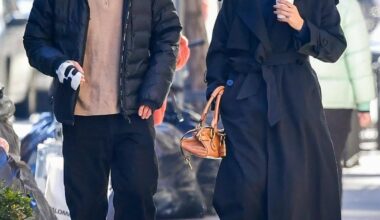 Jack pictured today with his hand wrapped (via deuxmoi)