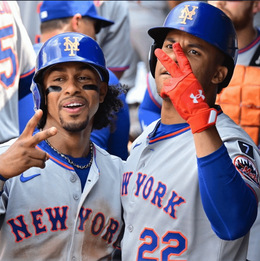 Juan Soto on his relationship with Francisco Lindor: “Good, I get along very well with Lindor, you know, he’s a great ball player and a tremendous person, and a happy person in the clubhouse amongst everything else.” 📰 - LuzGarcia TV