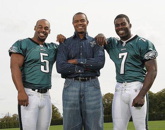 I've always liked this picture. Three super-talented Eagles quarterbacks! 💚🤍
