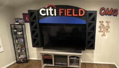 Mets fan Jay McCroy created a Citifield wraparound scoreboard for his son's TV