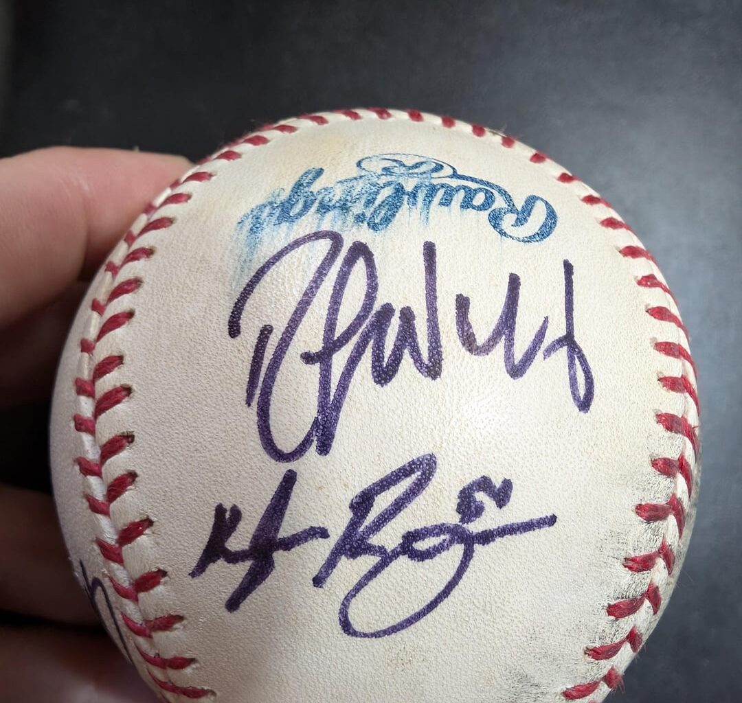 Identify request for autographs