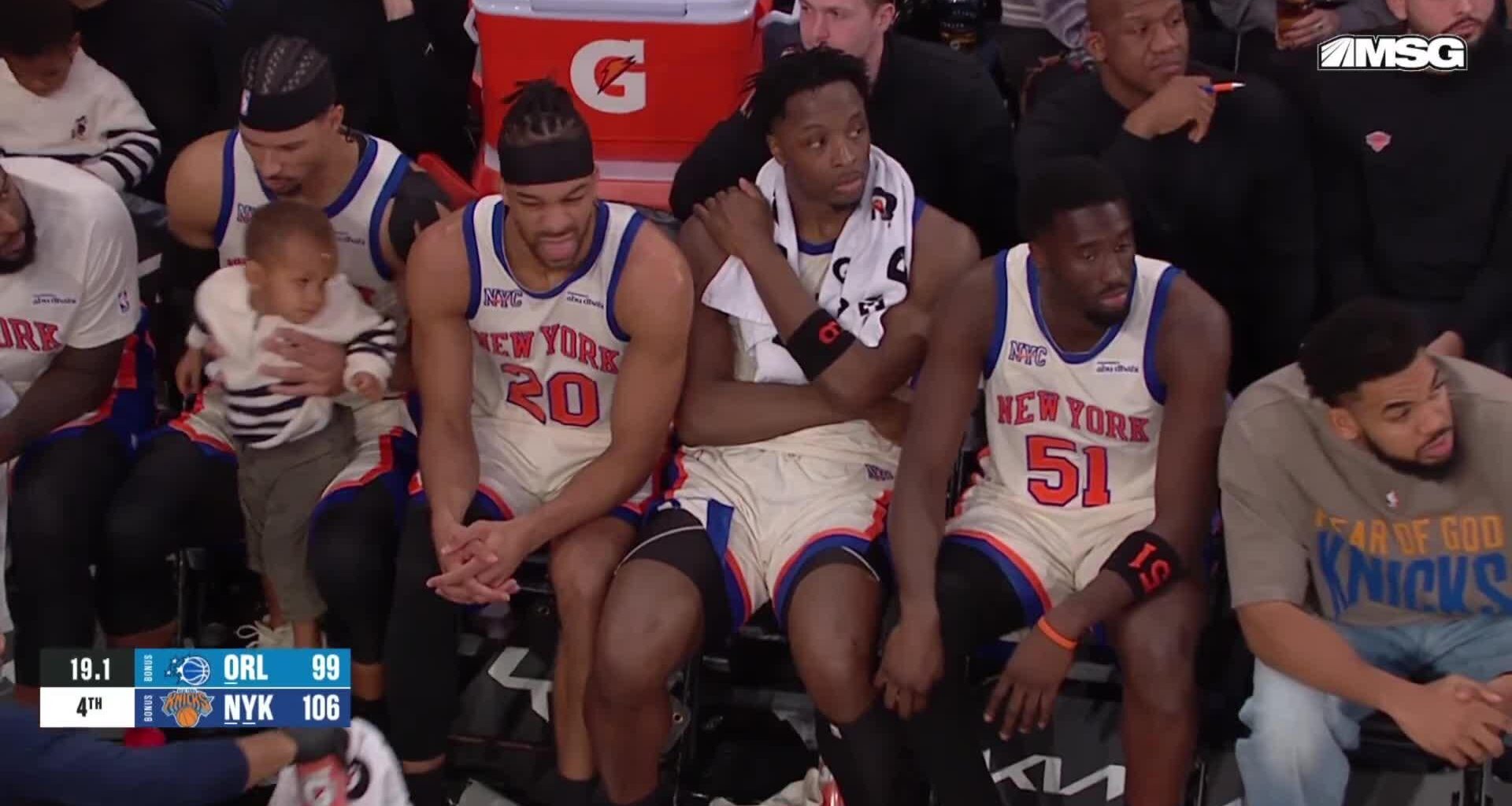 [Highlight] With the Knicks bench letting the game slip away in garbage time, Josh Hart checks back into the game and makes Mitchell Robinson babysit