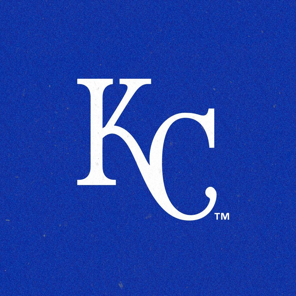 Royals bring back Cuas on a minor league contract