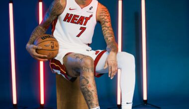 22 PTS / 10 RBS / 2 AST / 1 BLK / 1 STL / 8/11 FGM / 4/5 3PM.