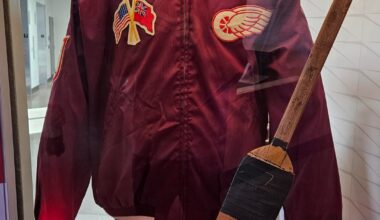 Cross-border Red Wings jacket at LCA