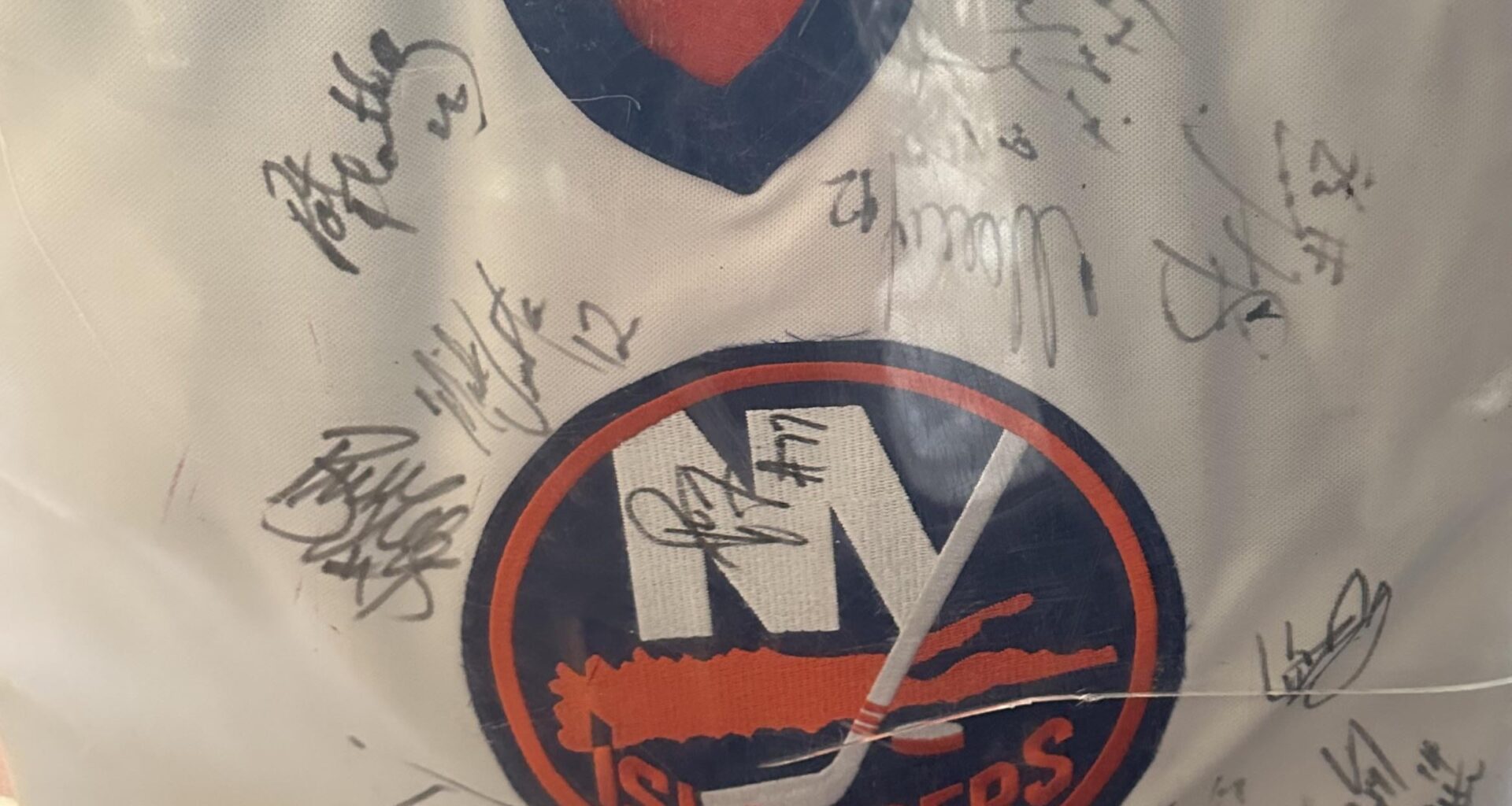 Can anyone give me autograph information?