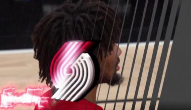 Shae gets up high and adjusts in midair for the and-1